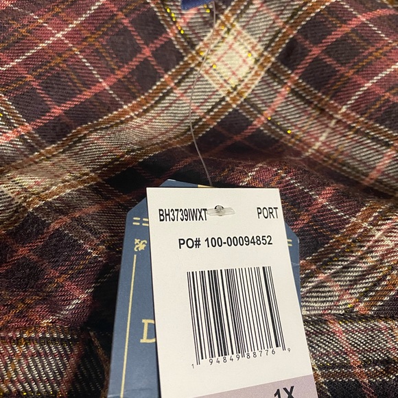 NWT Democracy Women's Plaid Button Up
Long Tab Sleeve Shirt Blouse Plus vNeck - Picture 9 of 10